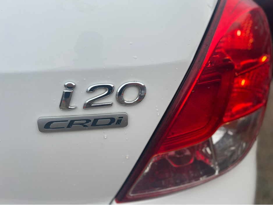 2013 Hyundai i20 - image 18