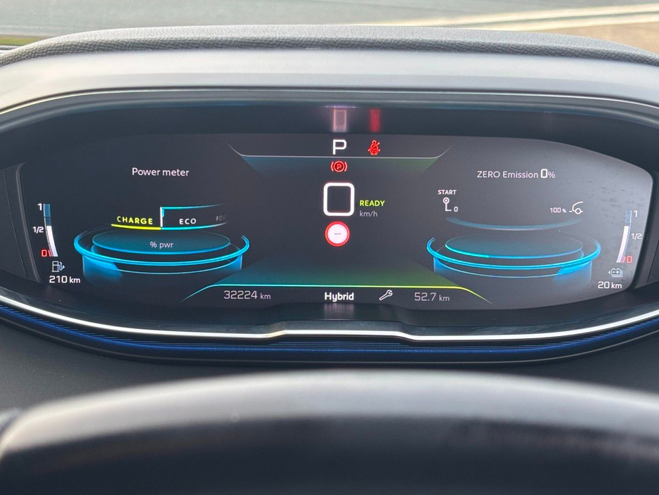 2023 Peugeot 3008 ALLURE PREMIUM+ PHEV €29,995