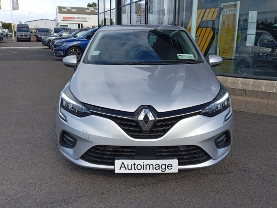2021 Renault Clio - image 13