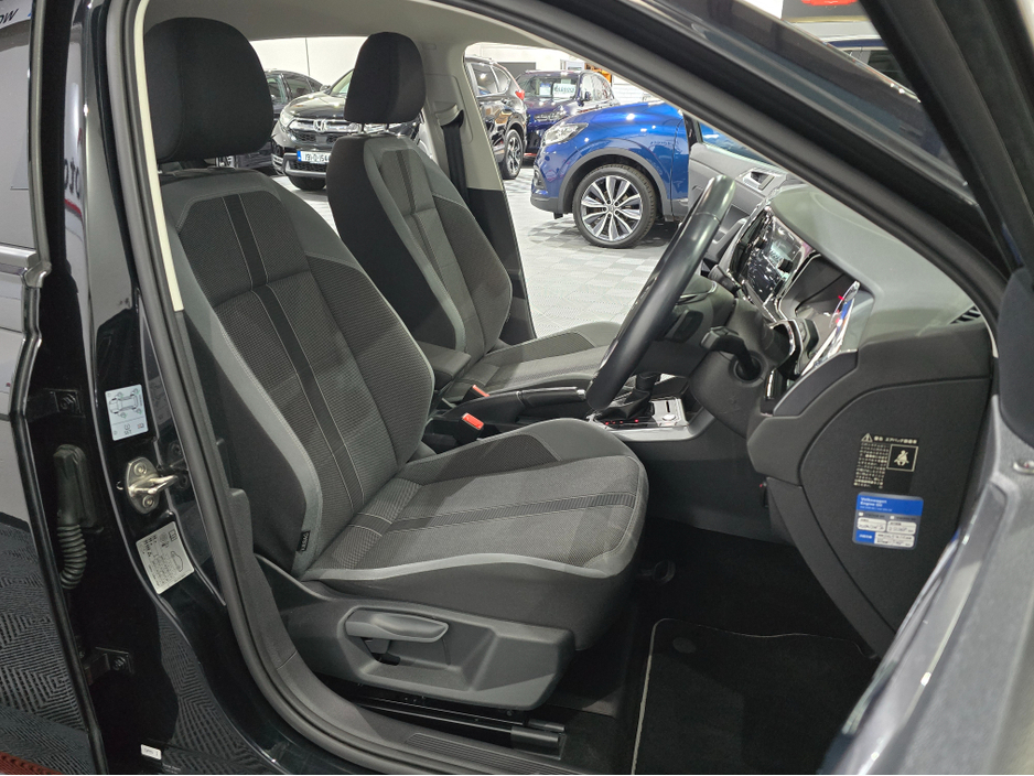 2020 Volkswagen Polo - image 8