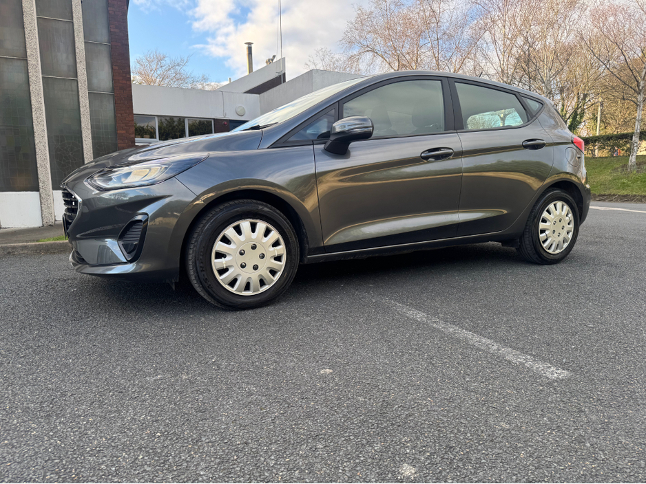 2022 Ford Fiesta - image 13