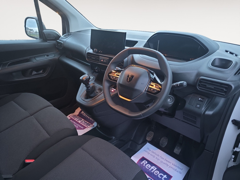 2024 Peugeot Partner  €18,658
