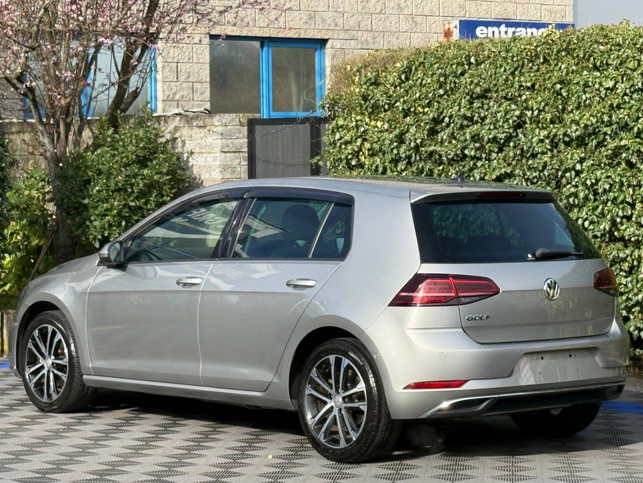 2019 Volkswagen Golf - image 5