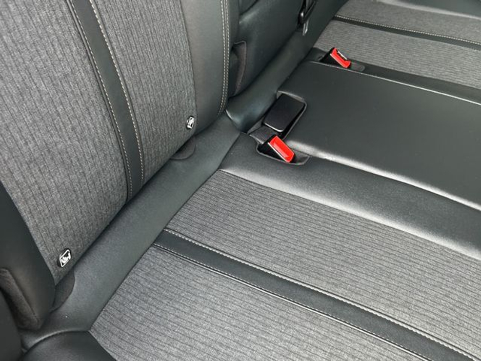 2019 Peugeot 3008 - image 14