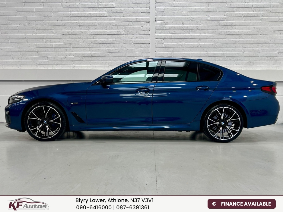 2023 BMW 5 Series - image 4