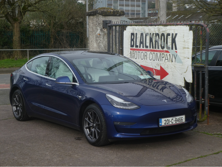 2020 Tesla Model 3 - image 3