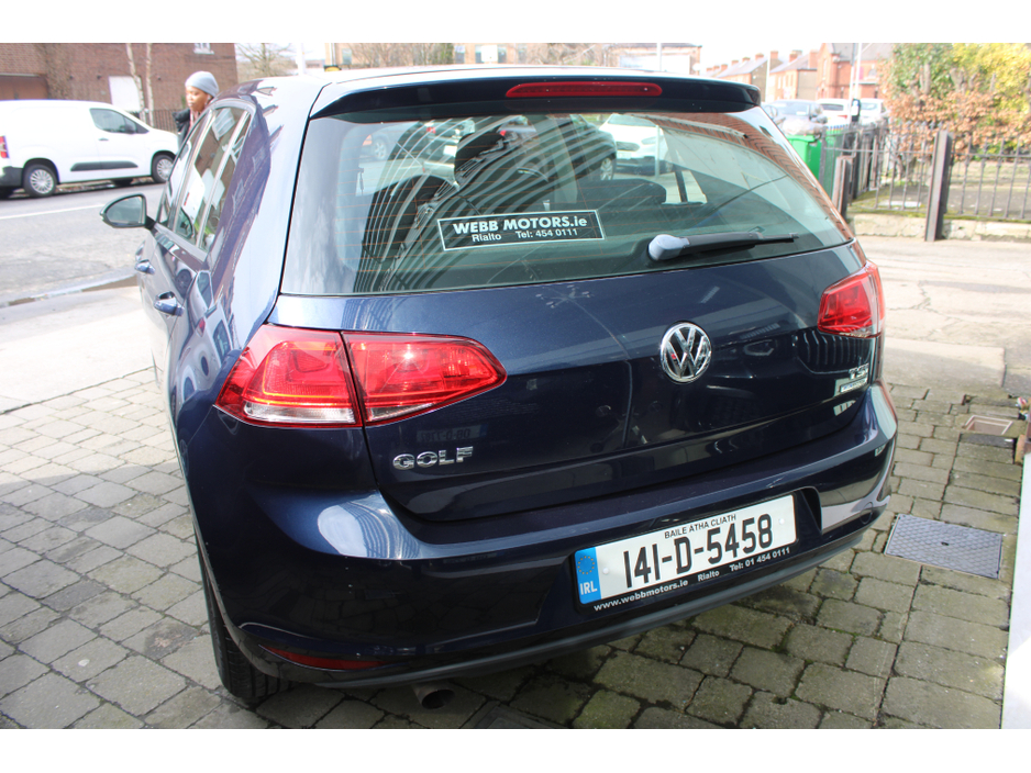 2014 Volkswagen Golf - image 4