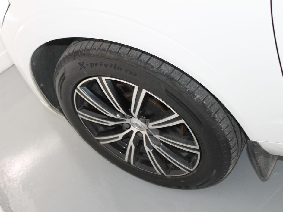 2019 Volvo XC60 - image 30