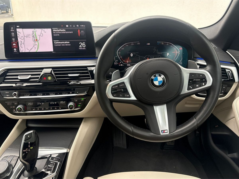 2023 BMW 5 Series - image 5