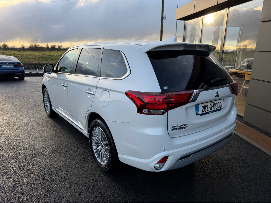 2020 Mitsubishi Outlander 4X4 Plug-in Hybrid - High Spec - Like New €24,750