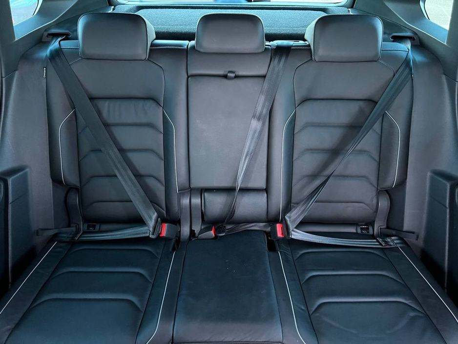 2018 Volkswagen Tiguan - image 12