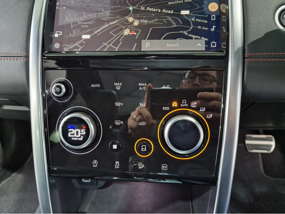 2021 Land Rover Discovery Sport P300E R-DYNAMIC HSE (PAN ROOF) AWD AUTOMATIC **TOP SPEC / APPLE CARPLAY / BLIND SPOT ASSIST / CRUISE CONTROL / ELECTRIC BOOTLID / FULL LEATHER / HEATED SEATS / MERIDIAN SOUND / 360 DEGREE CAMERA** €36,900