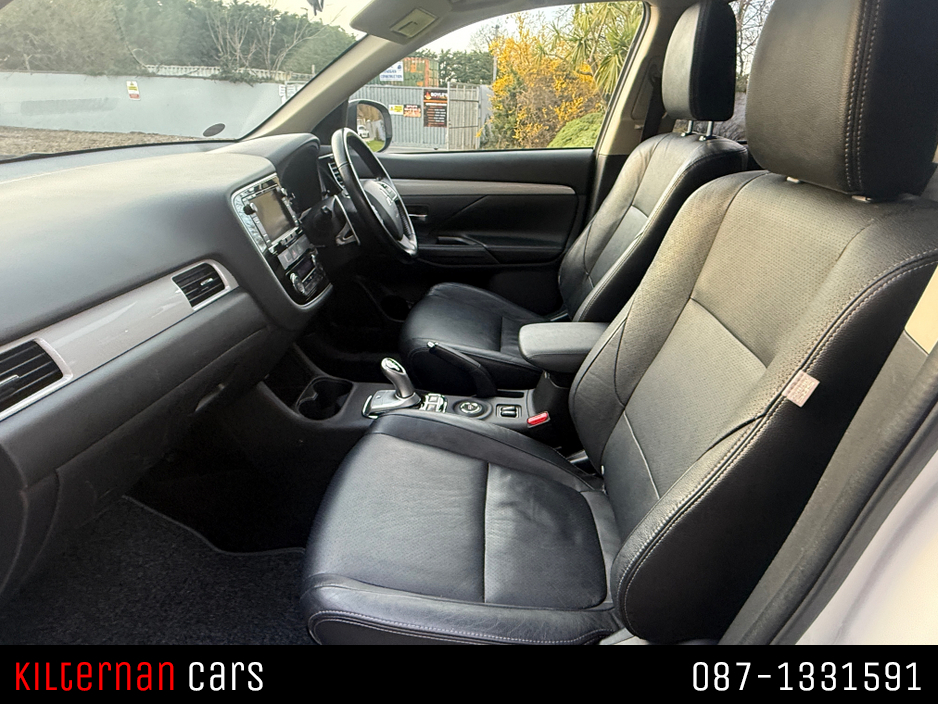 2015 Mitsubishi Outlander - image 12