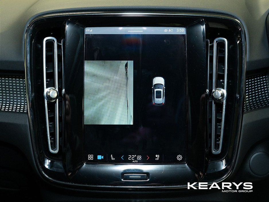 2022 Volvo XC40 XC40 RECHARGE (231hp) €28,490