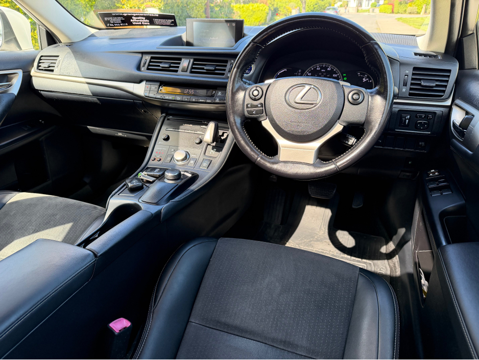 2016 Lexus CT 200 h - image 19