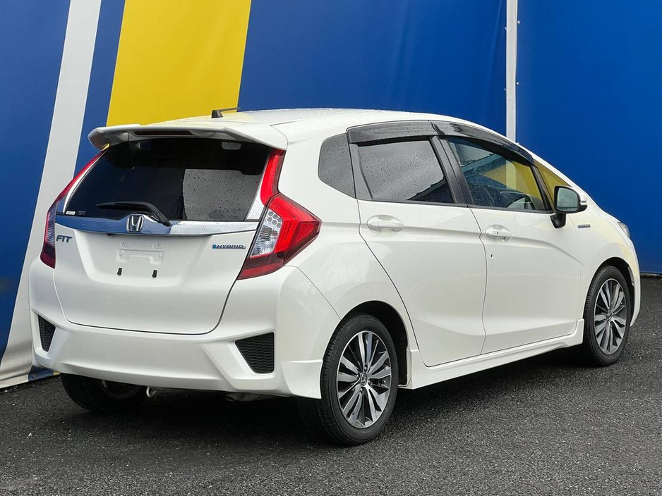 2016 Honda Fit - image 5
