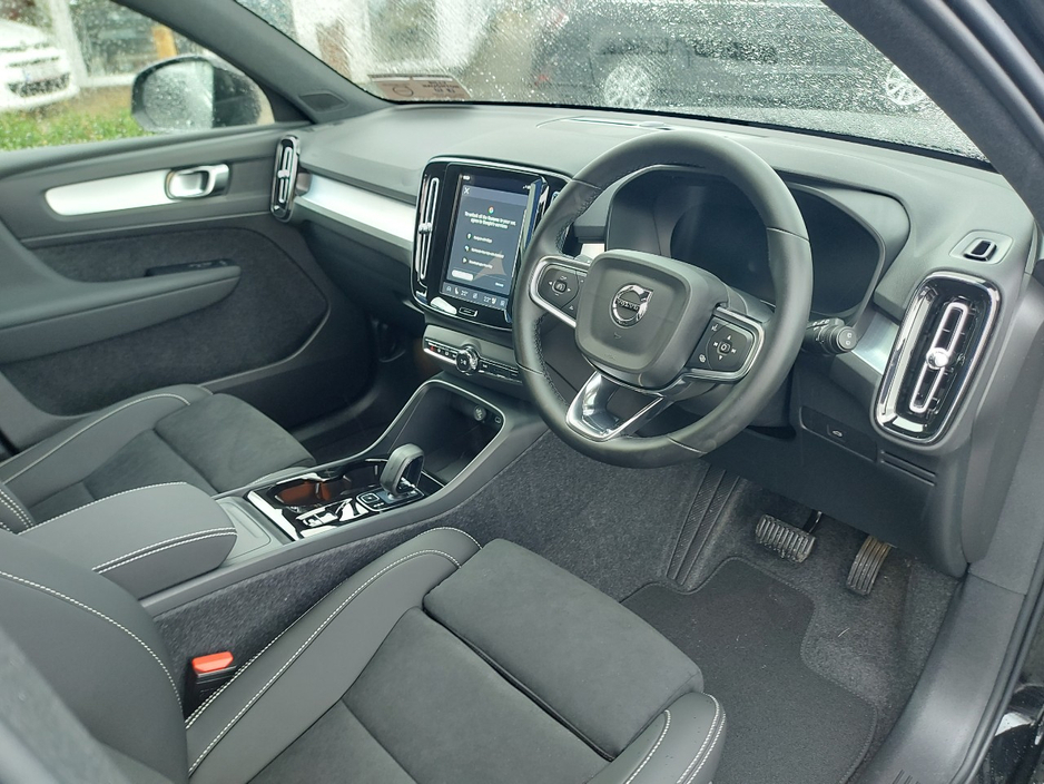2026 Volvo XC40 - image 16