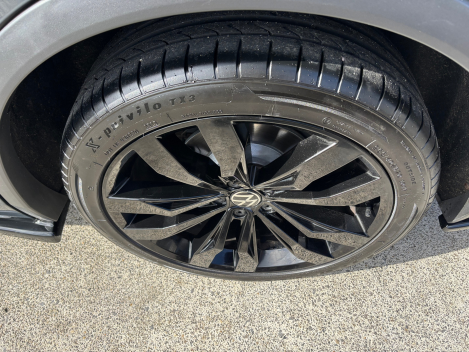 2022 Volkswagen Tiguan - image 25