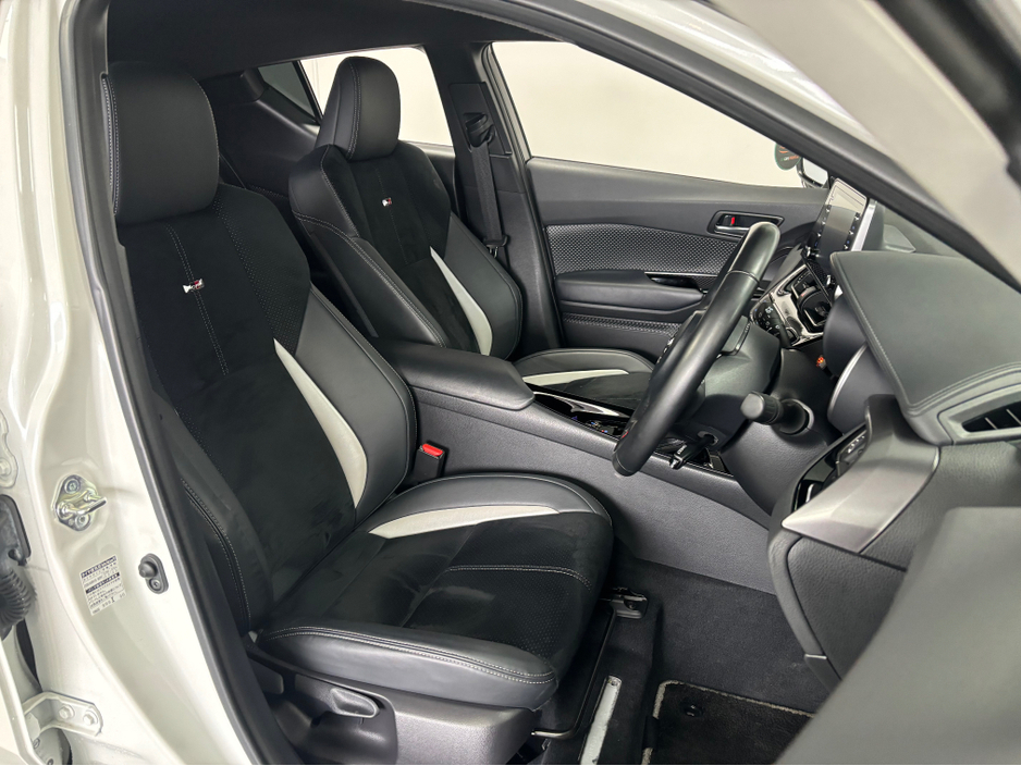 2020 Toyota C-HR - image 6