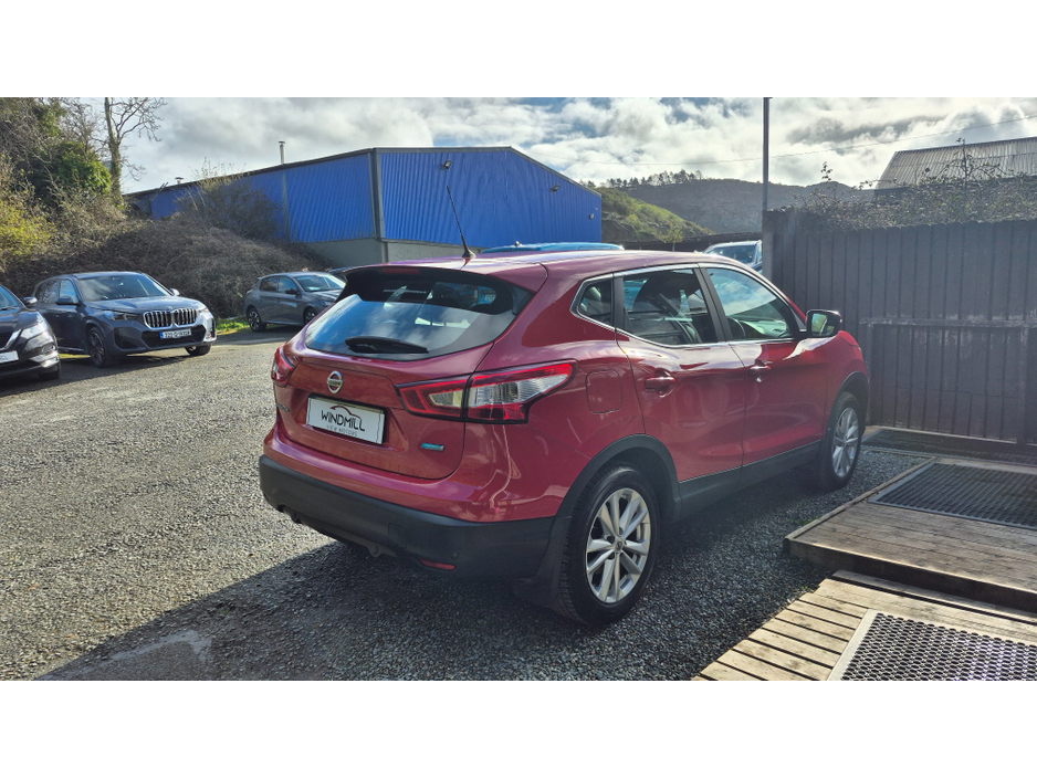 2015 Nissan Qashqai - image 7