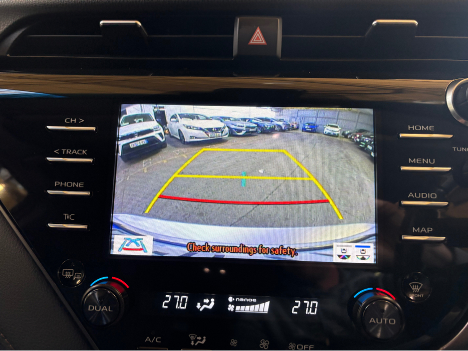 2020 Toyota Camry - image 10