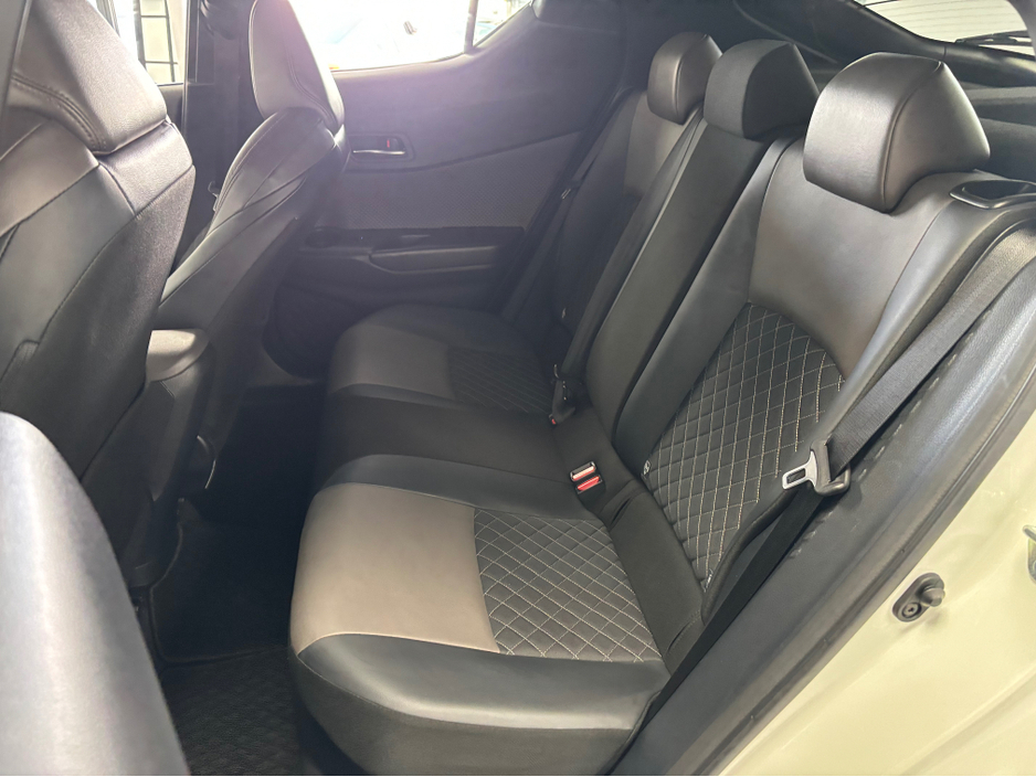 2018 Toyota C-HR - image 12