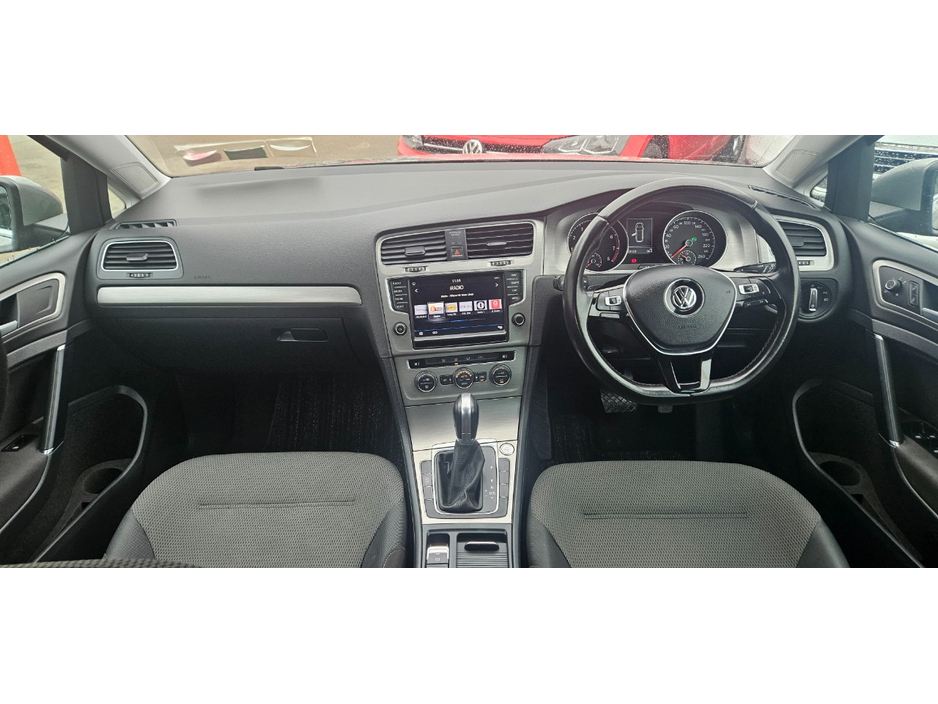 2017 Volkswagen Golf - image 23