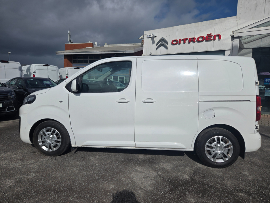 2017 Citroen Dispatch - image 2