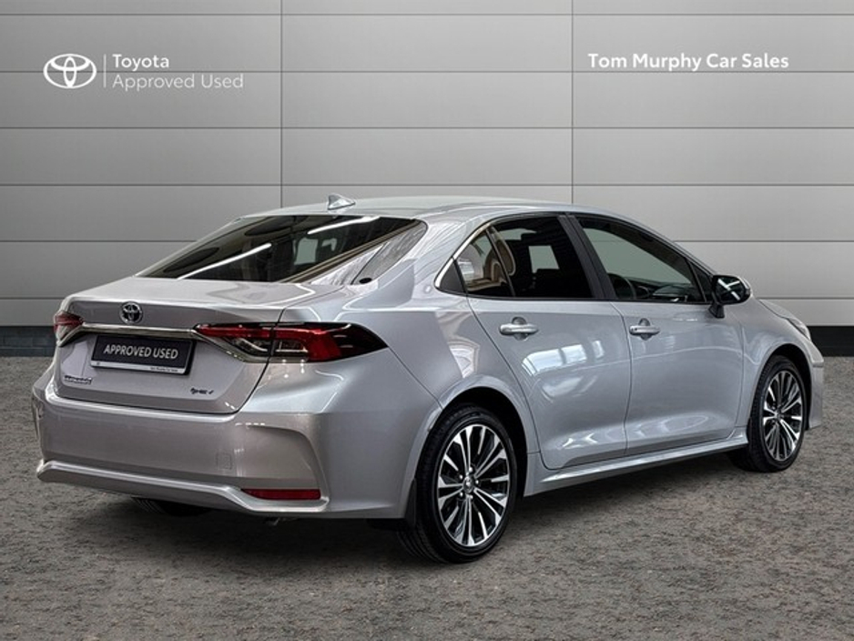 2025 Toyota Corolla - image 2
