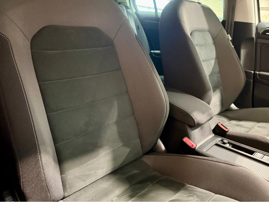 2018 Volkswagen Golf - image 5