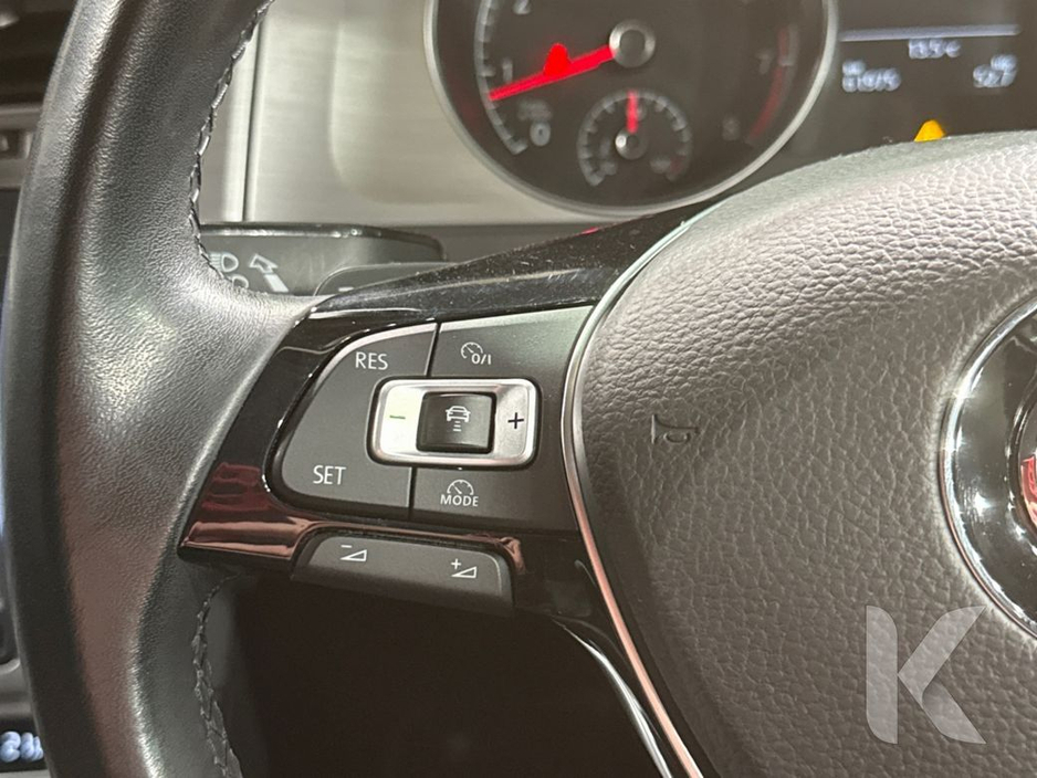 2016 Volkswagen Golf - image 18