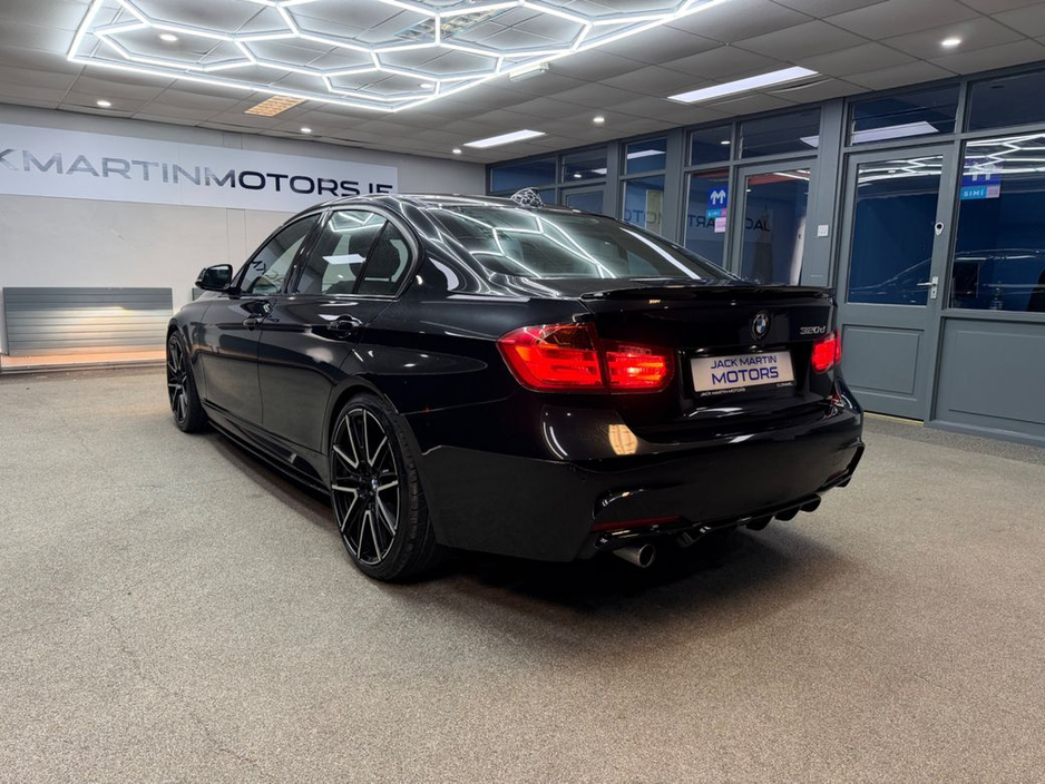 2016 BMW 3 Series - image 16