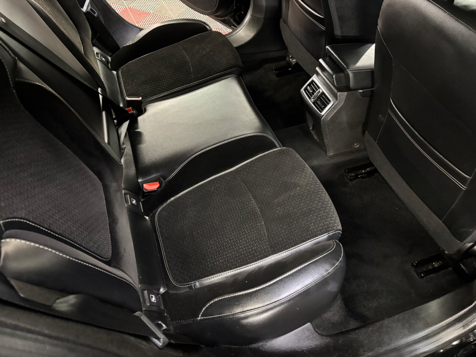 2017 Renault Megane - image 12