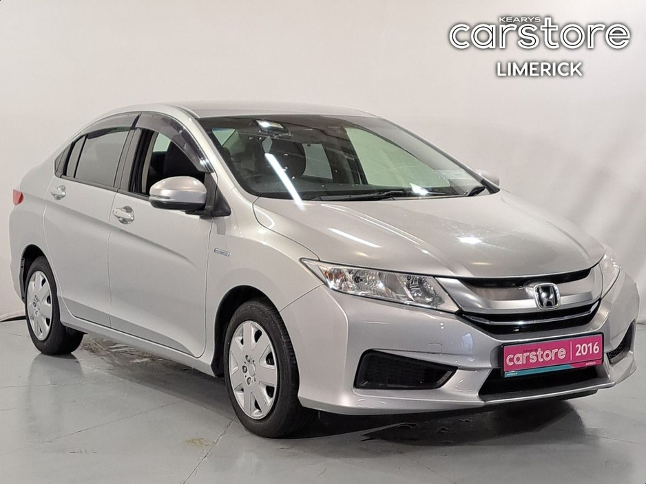 2016 Honda Grace GRACE DAA-GM4 4 DR AUTO €13,880