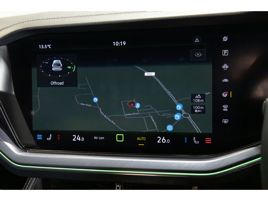 2025 Volkswagen Touareg - image 23