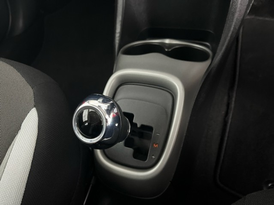 2017 Toyota Aygo X-PLAY Automatic €10,950