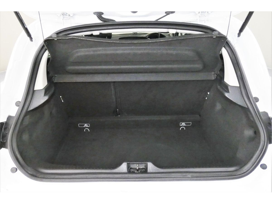 2016 Renault Clio - image 26