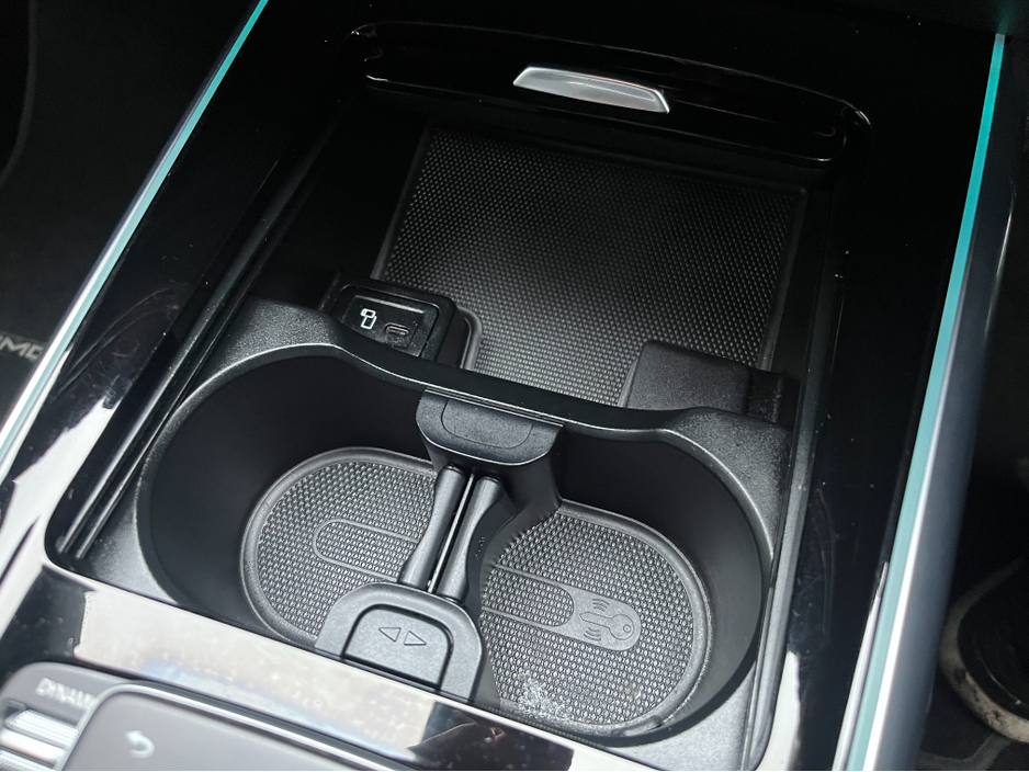 2024 Mercedes-Benz EQA 300 AMG LINE 4MATIC €34,950