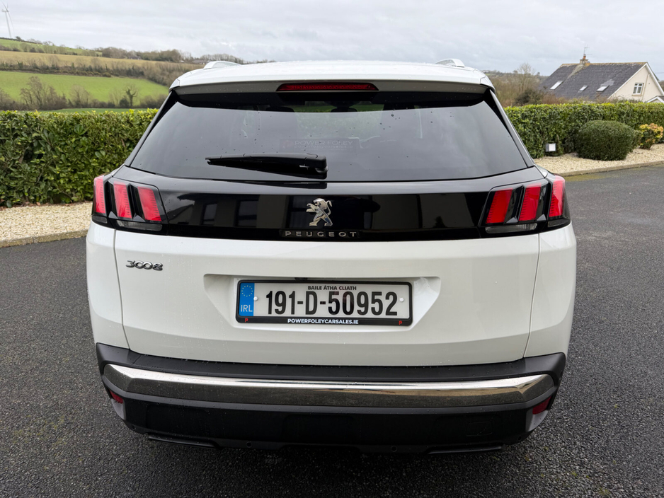 2019 Peugeot 3008 - image 10