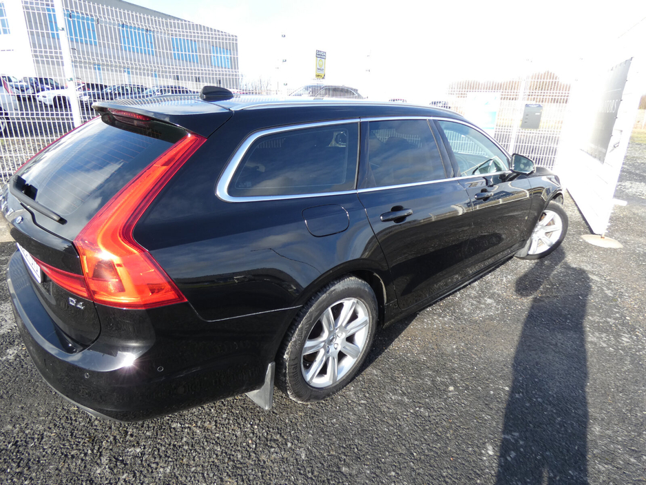 2019 Volvo V90 D4 (190hp) Momentum Auto €22,450