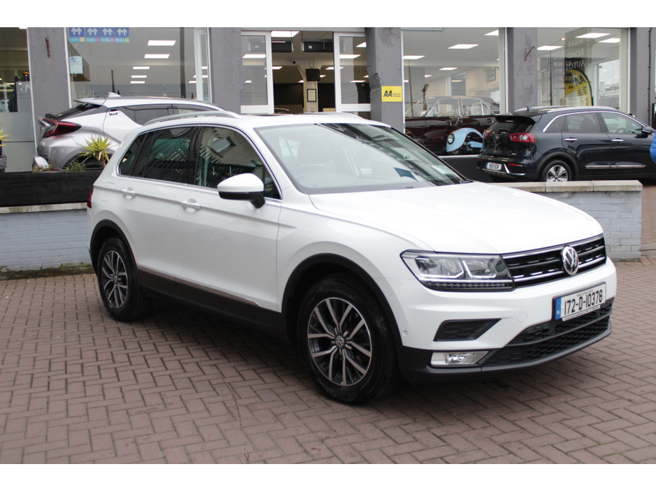 2017 Volkswagen Tiguan - image 2