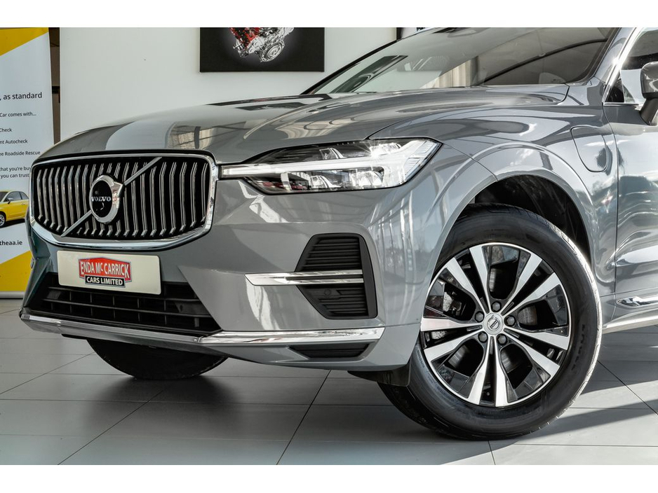2022 Volvo XC60 T6 CORE BRIGHT SUNROOF 350BHP AWD €42,899