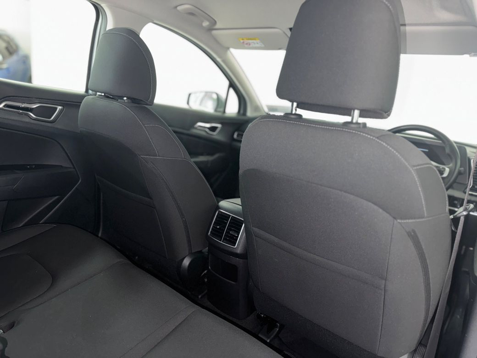 2024 Kia Sportage - image 6