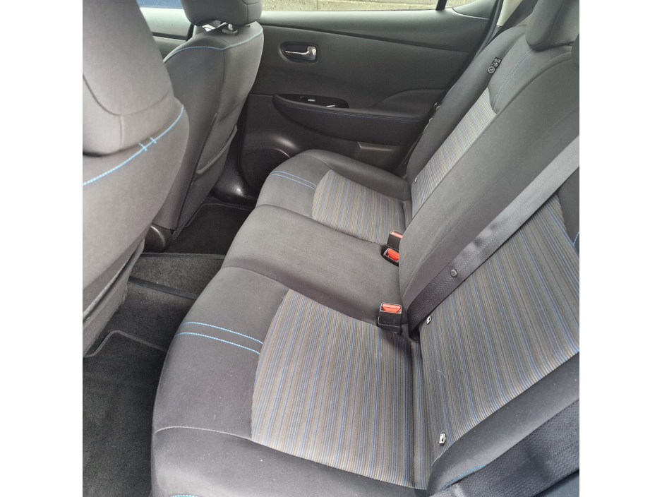 2021 Nissan Leaf - image 11