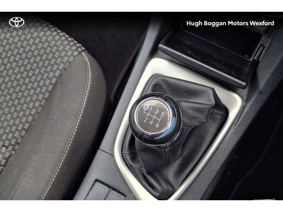 2017 Toyota Corolla - image 17