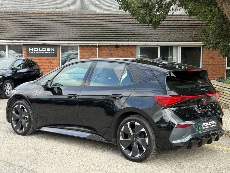 2025 Cupra Born - image 12