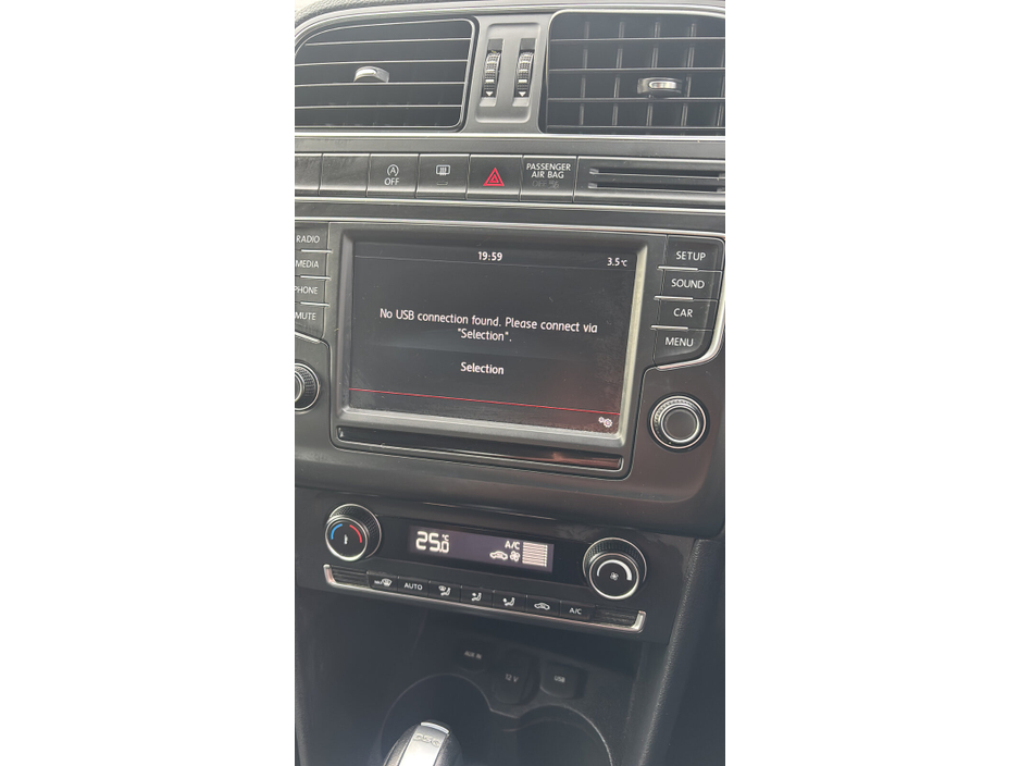 2015 Volkswagen Polo  €11,950