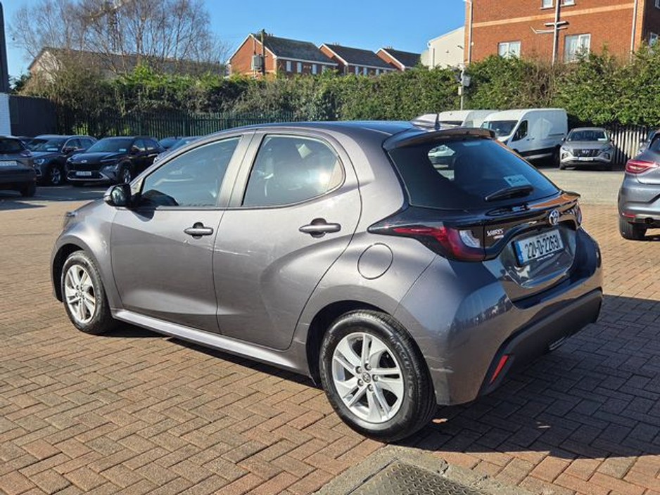 2023 Hyundai i10 - image 8