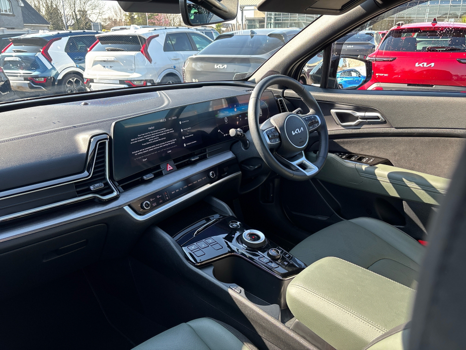 2025 Kia Sportage - image 3