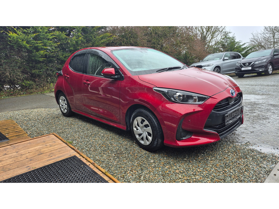 2020 Toyota Yaris - image 4